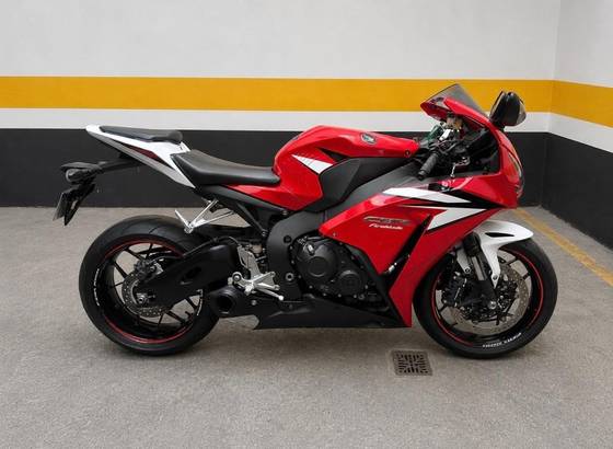 HONDA CBR 1000RR FIREBLADE HONDA CBR 1000RR FIREBLADE